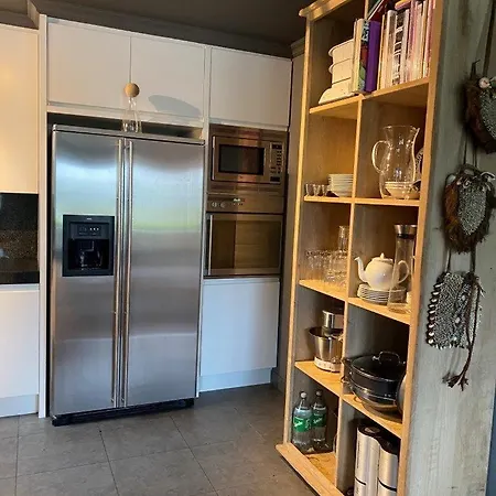 Daire Gezellige Zonnige, Goed Gelegen Met Tuin *