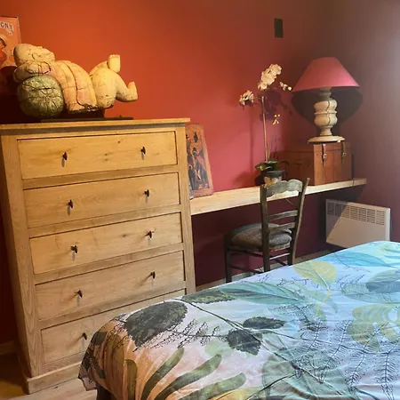 アパート Gezellige Zonnige, Goed Gelegen Met Tuin *